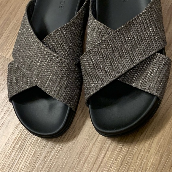 Rothys The Weekend Slide Washable Sandals in Silver Sand Size 7 - Picture 10 of 14